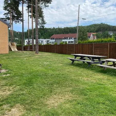 Single With Shared Spaces Hostal Vennesla